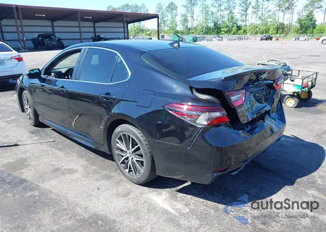 2021 Toyota Camry Se z USA, uszkodzony, nr VIN 4T1G11AK5MU561225